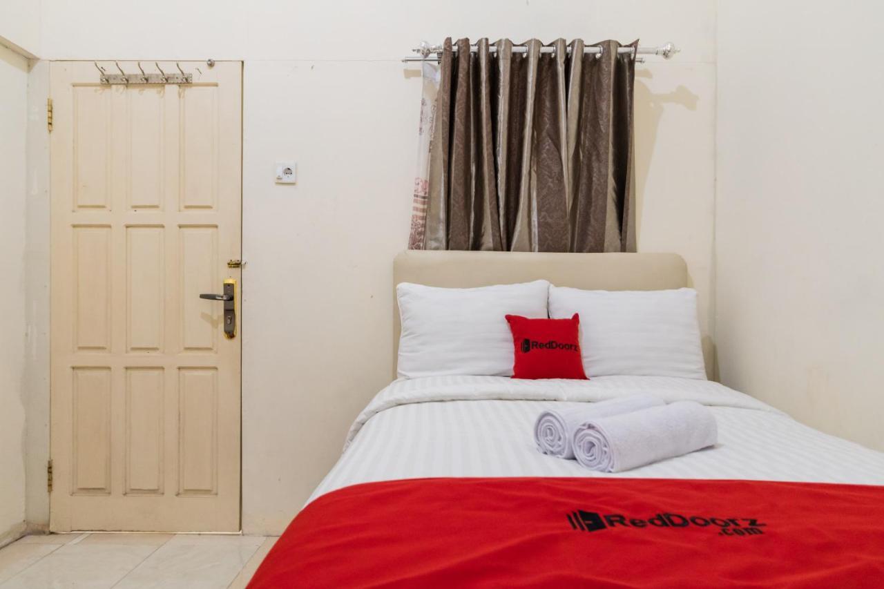 Reddoorz Syariah Near Pasar Aur Kuning Hotell Bukittinggi Exteriör bild